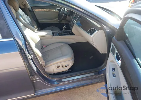 2015 Hyundai Genesis 3.8 z USA, uszkodzony, nr VIN KMHGN4JE3FU061454